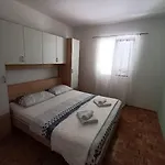 M&a House روغوزنيكا