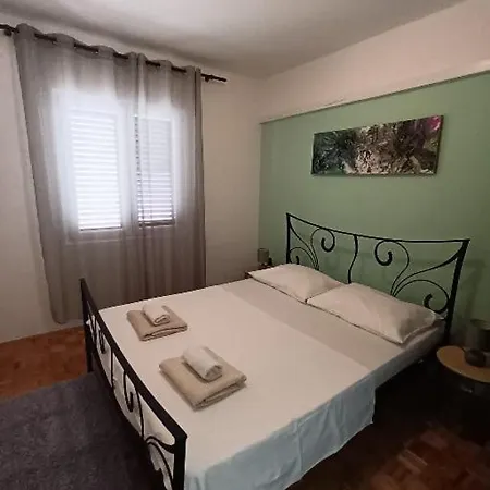 M&a House * Rogoznica (Sibenik-Knin)