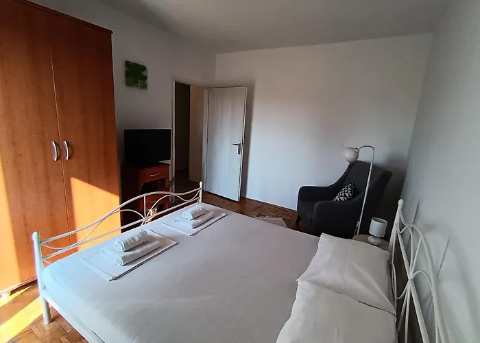 M&a House * רוגוזניצה